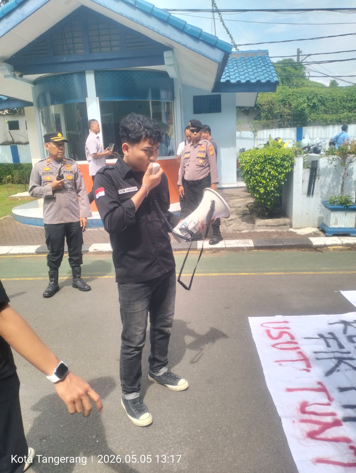 Fraksi Pemuda Independent Adakan Aksi Demo di Depan Kantor Perumdam Tirta Kerta Raharja 